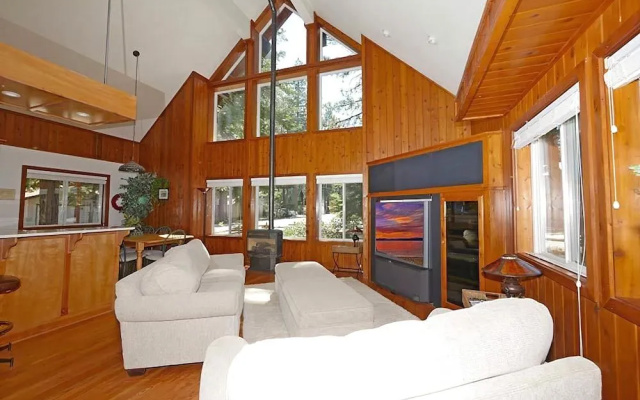 763 Wentworth Lane by RedAwning