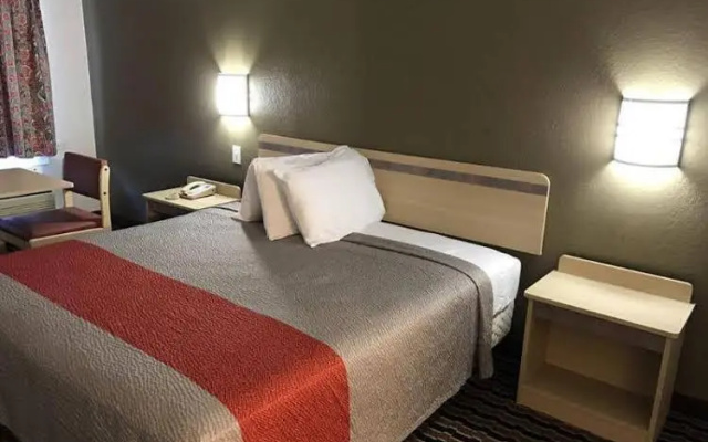 Motel 6 Cincinnati North