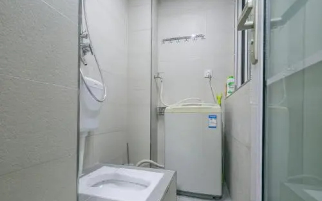 Xi'an Beilin·Small Goose Tower· Locals Apartment 00152240