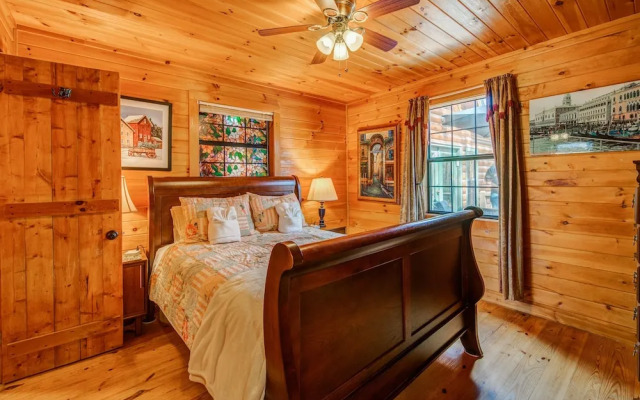 Blueridge Lodge Wrap-around Deck