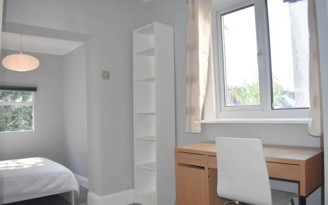 Contemporary 2 Bedroom Flat in Brighton