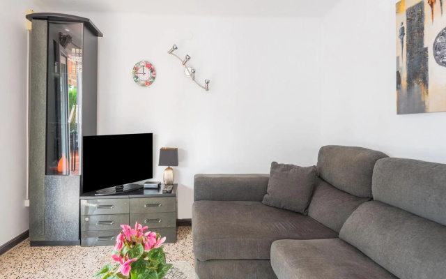 Spacious Holiday Home in Cambrils with Shared Swimming Pool
