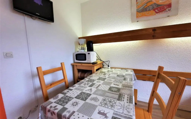 Appartement Les Menuires, 1 pièce, 2 personnes - FR-1-452-216