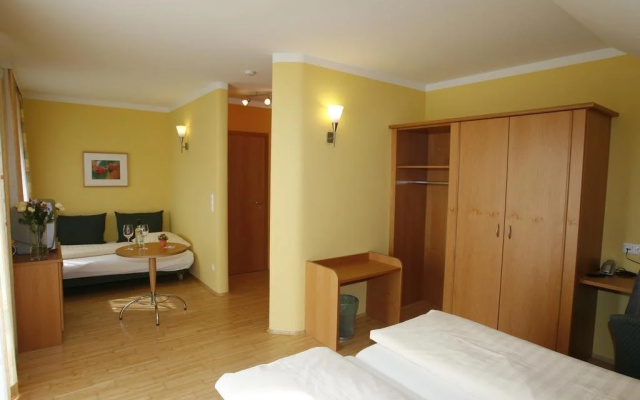 Golf & Therme Sonnenpension Hotel Garni