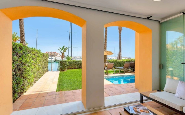 YOLO Spaces - Sotogrande Marina Luxury Apartment