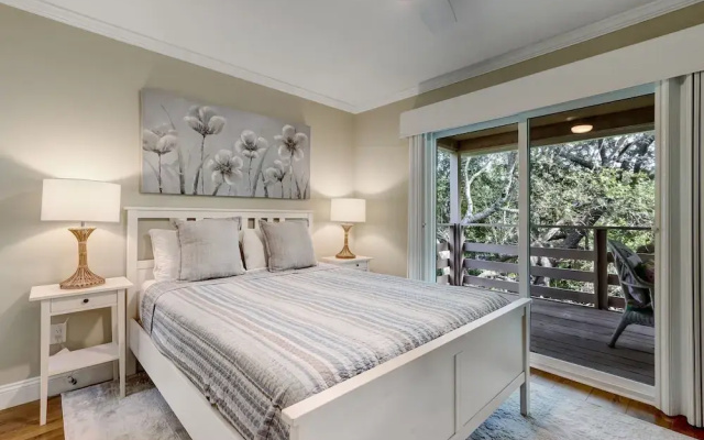 Sunset Bliss: 2BR Condo w/ Pool in Amelia Island