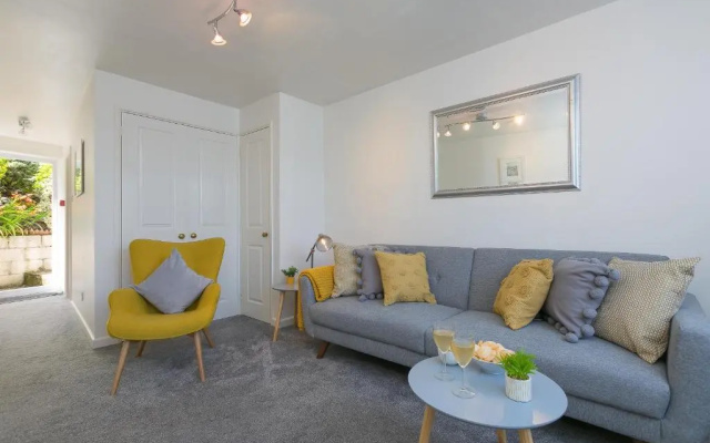 Little Nook Apartment