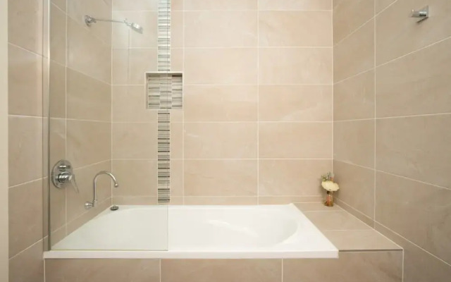 Generous 2-bed Townhouse With A Private Balcony