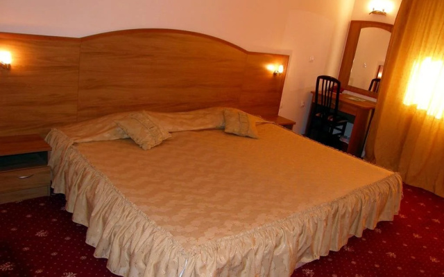 Hotel Center