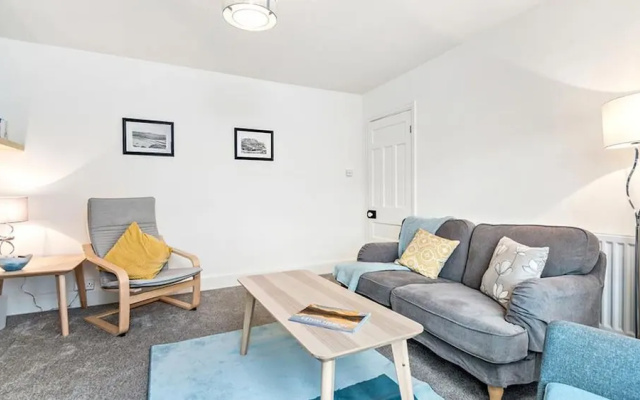 Gwylan Apartment in Penrhyn Bay, Modern and Beautifully Presented