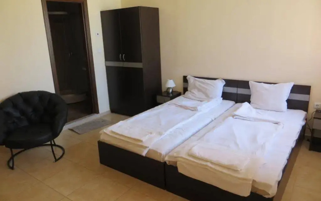 Apollon Apartments