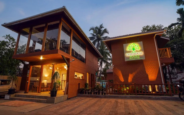 TreeHouse MARS Beach Cottages