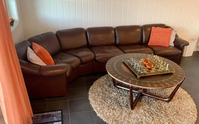 Four-Bedroom Holiday home in Urangsvåg