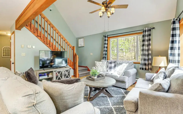 Game Room + Lake Access: Albrightsville Escape