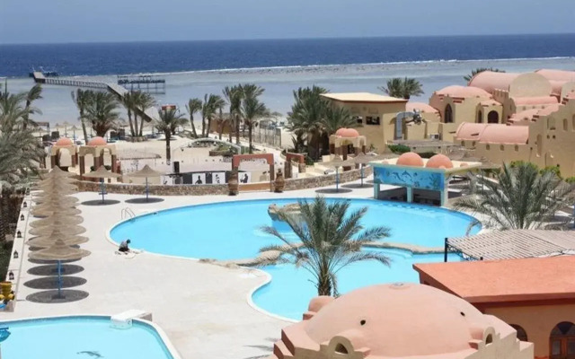 Marina  Beach  Hotel