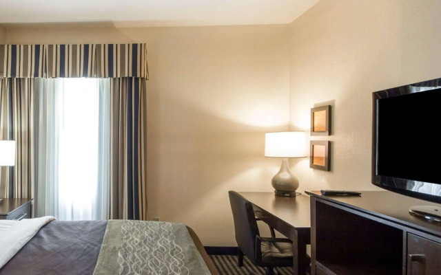 Holiday Inn Express Hotel & Suites Tulsa-Downtown Area
