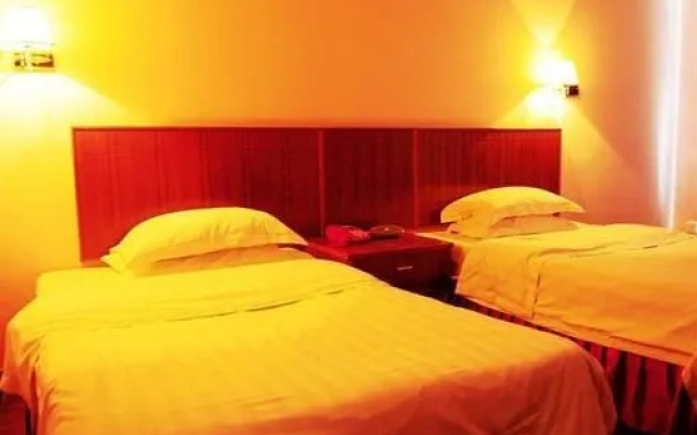 Xianglong Boutique Hotel (Guangzhou North Railway Station Huacheng Road Subway Station)