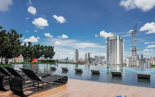 KL Modern Family Suites • 3–4BR • Walk to MRT/Mall • Infinity Pool