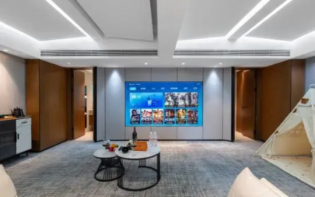 Tirolan Yichao · Intelligent Audio-Visual Hotel (Kunming Guangfu Road Dashanghui Branch)