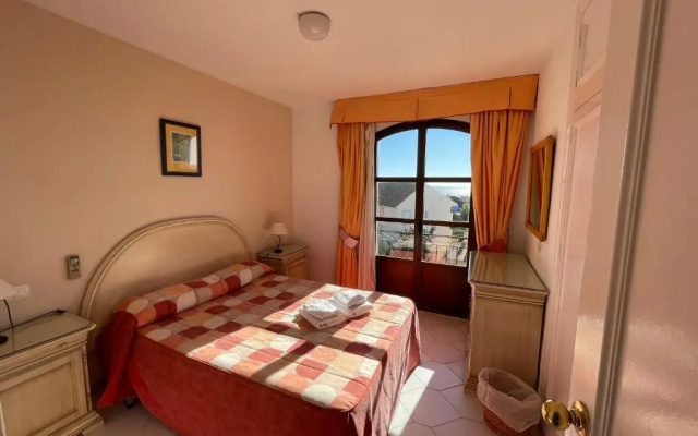 Apartamentos El Toro
