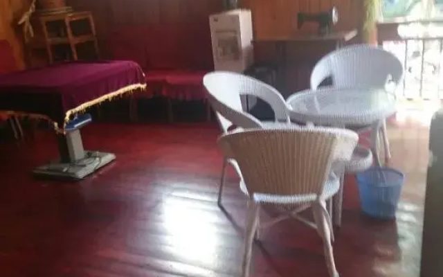 Ya'an Shangli Ancient Town Haojinglou Homestay