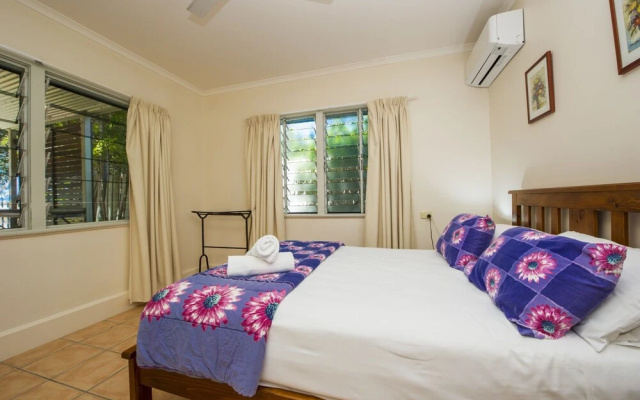 Picnic Bay Apartments Unit 1