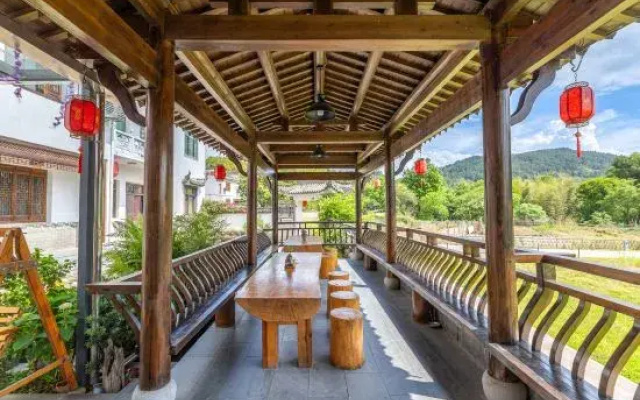 Hongcun Chuanyuan·Wild Luxury Viewing Family Parent-child Vacation Homestay (Tachuan Store)