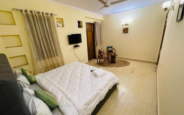 Fortune Home Service Apartment 4Bhk D-36