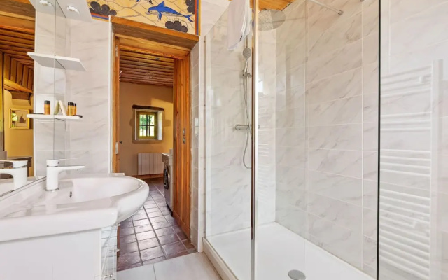 Holiday Home in Le Manoir With Jacuzzi in Summer