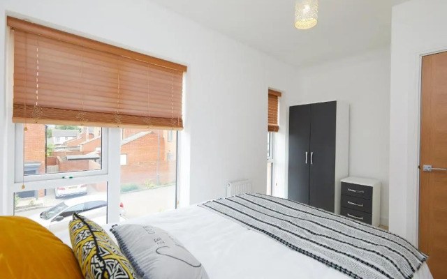 Royal Derby Hospital 2 Bed Town House