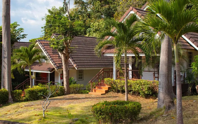 Lanta​ Village​ Resort