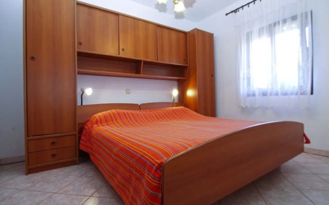 Apartment 1858