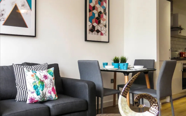 Tudors eSuites Birmingham Canalside Apartments