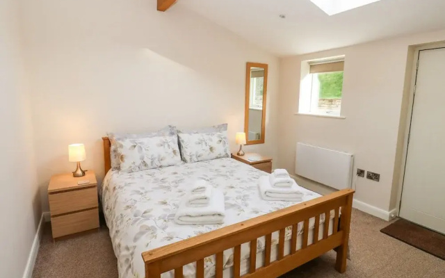 2 Barn Cottages