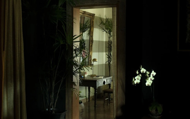 Chandra Residence