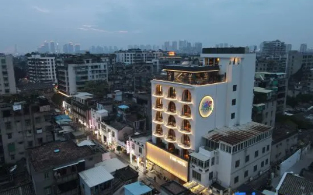 Tide hotel