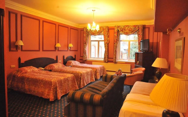 Westland Hotel