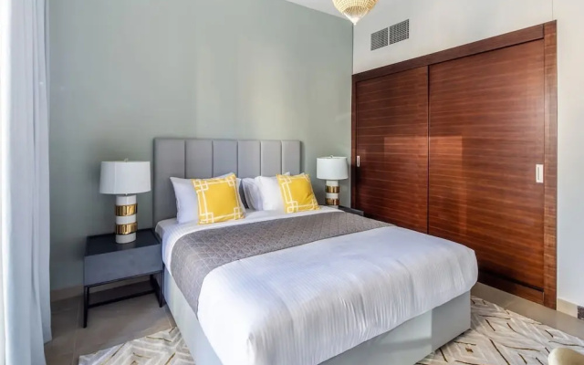 Modern & Classy 1BR Overlooking Marina!