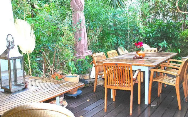 Levon Accommodation