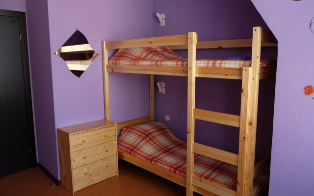 Kryshi Mira hostel