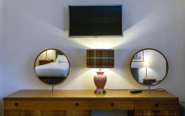 Bridge Hotel