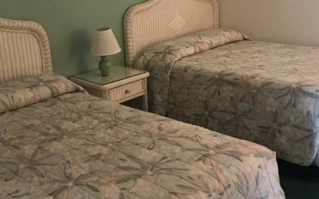 Gold Crest Motel