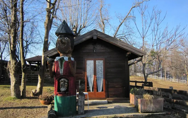 Cottage in Intra With Lake and Mountain Views