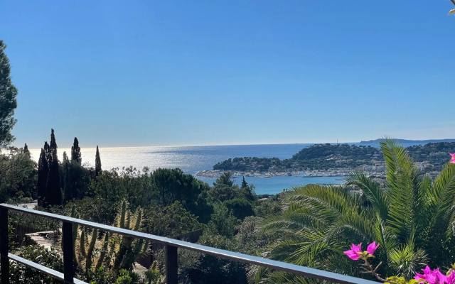 Villa in Cavalaire With Sea View & Pool