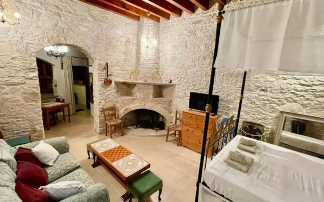 Juliet Suite Studio in Dhoros