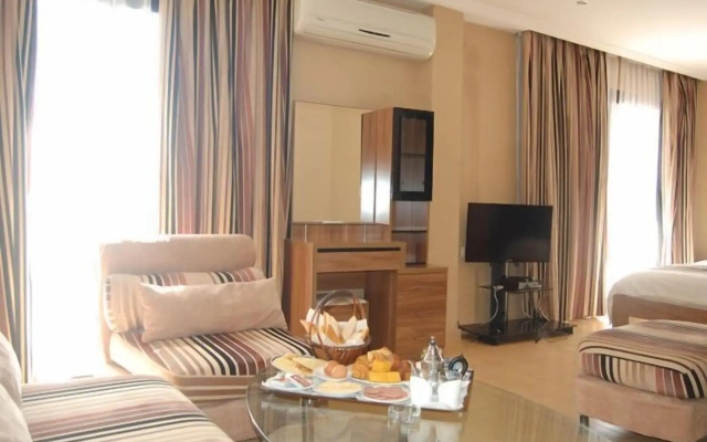 Hotel De La Corniche