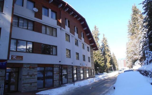 Отель Royal House Apartments TMF Болгария, Пампорово - отзывы, цены и фото номеров - забронировать отель Royal House Apartments TMF онлайн вид на фасад