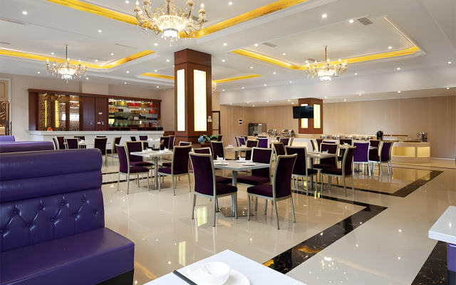 Vienna Hotel Guangzhou Huadu Sunac Cultural Tourism City Hecheng