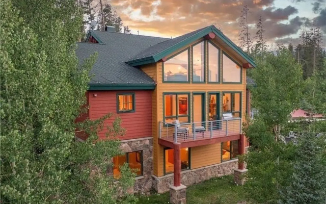Waterwall House 5 Bedroom Home by Redawning