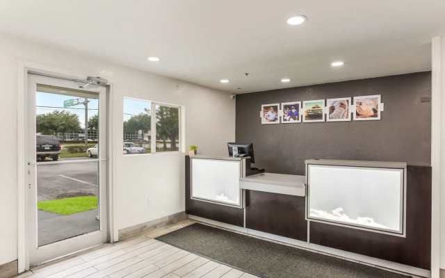 Motel 6 Jacksonville, FL - South